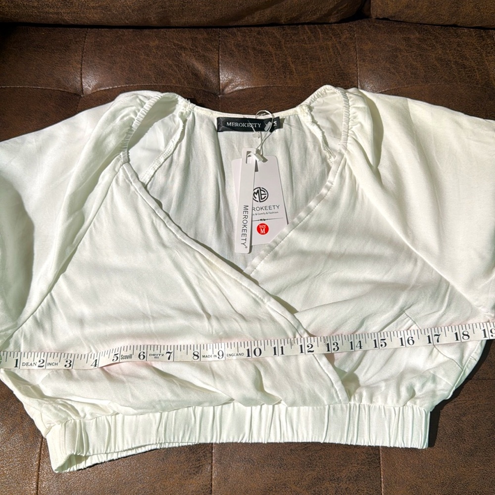 NWT MEROKEETY Elegant white Puff Sleeve Wrap V neck crop top SIZE MEDIUM. - Picture 3 of 4
